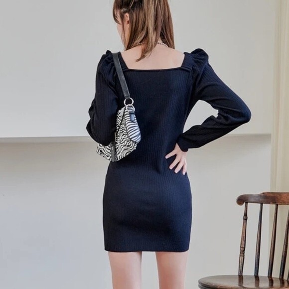 Solid Black Minimalistic Puffed Sleeve Sweater Dress - Picture 5 of 6